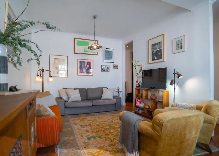 Life In Colour & Art - Charming 3Bed Apartment