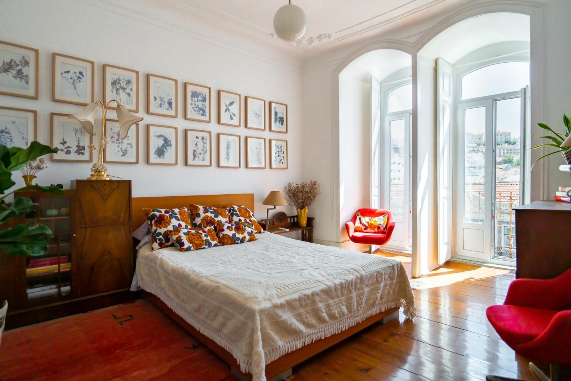 Life In Colour & Art - Charming 3bed Apartment